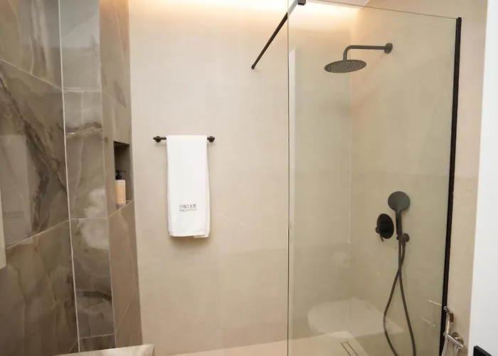 Ionian Premium * Sarandë