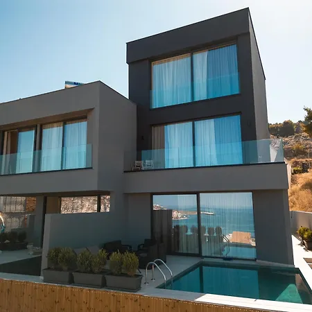 Willa Ionian Premium