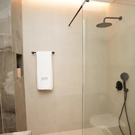 Ionian Premium * Sarandë